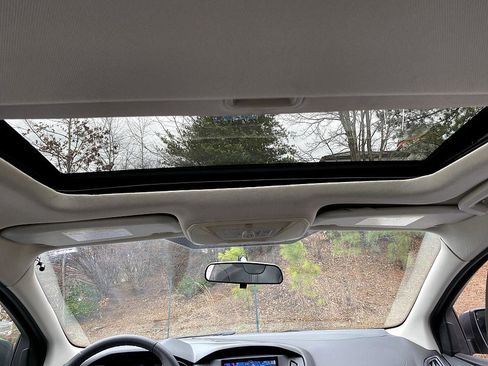 Used 2013 Ford Focus Titanium w/ Titanium Handling Pkg image 20