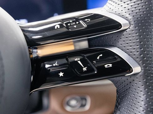 Certified 2024 Mercedes-Benz GLS 450 4MATIC image 13