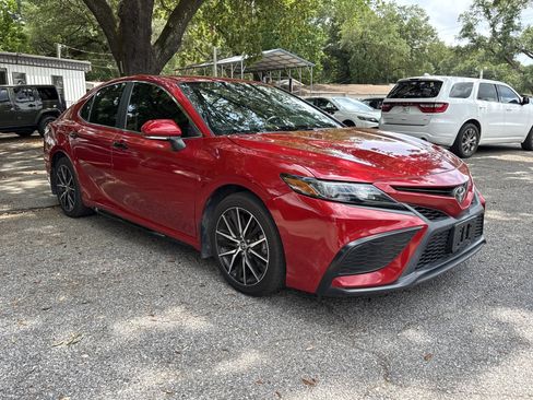Used 2021 Toyota Camry SE w/ Convenience Package FWD image 7