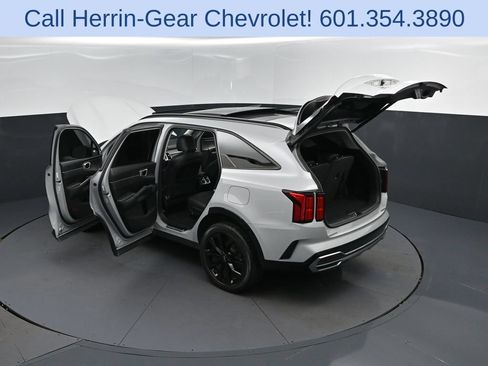 Used 2023 Kia Sorento SX AWD/4WD image 47