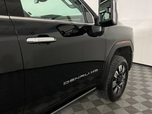 Used 2025 GMC Sierra 2500 Denali w/ Denali Reserve Package AWD/4WD image 9
