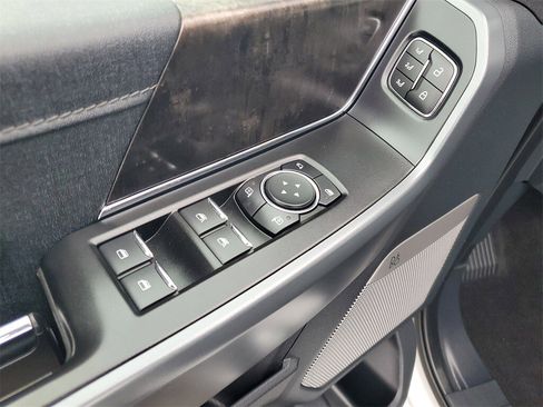 Used 2021 Ford F150 Lariat w/ Equipment Group 501A Mid image 9