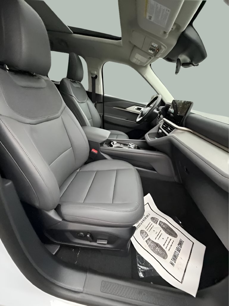 New 2026 Ford Explorer Active w/ Active Comfort Package AWD/4WD image 17
