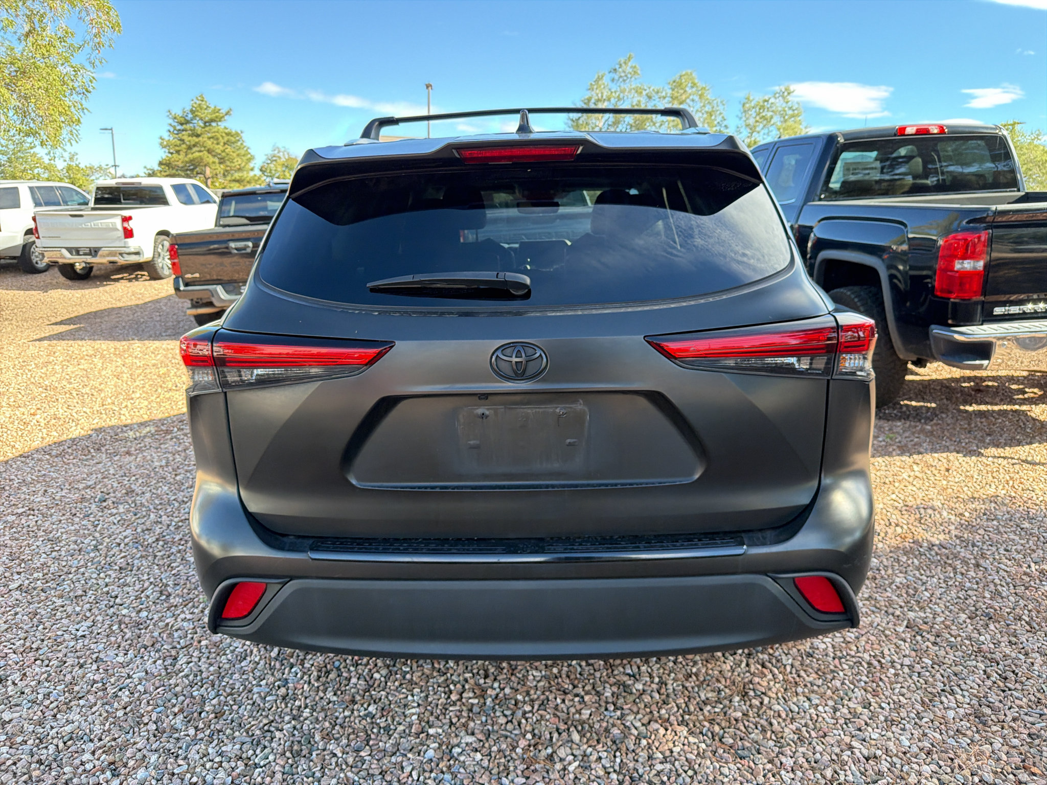 Used 2023 Toyota Highlander XLE FWD image 5