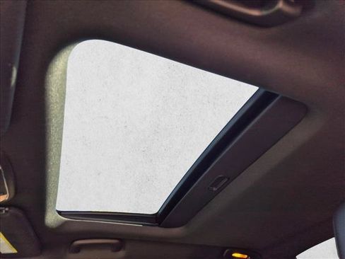 Used 2016 Dodge Charger R/T RWD image 15