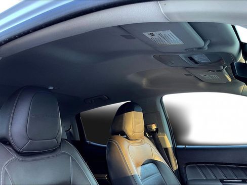 Used 2022 GMC Canyon Denali image 28