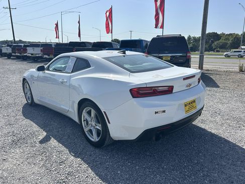 Used 2018 Chevrolet Camaro LT RWD image 16