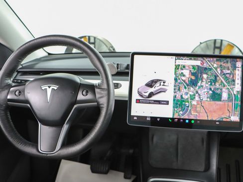 Used 2023 Tesla Model Y Long Range image 16