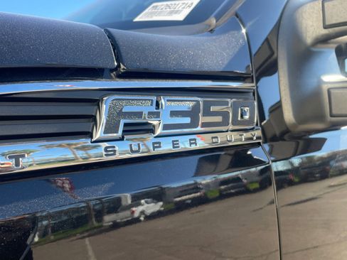 Used 2015 Ford F350 Lariat w/ Lariat Interior Package image 22