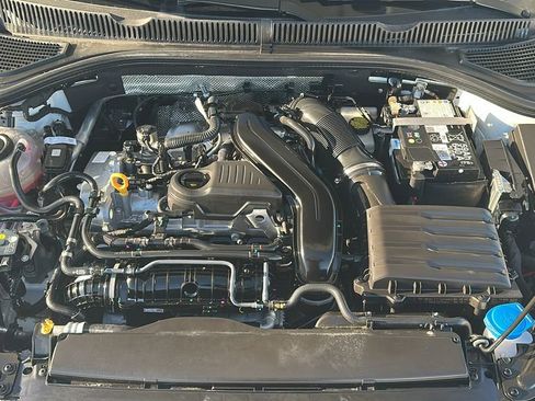 Used 2025 Volkswagen Jetta Sport image 3