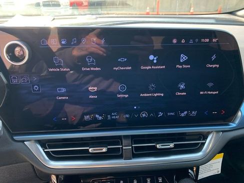 Used 2024 Chevrolet Equinox EV LT w/ LPO, Trailering Package AWD/4WD image 23