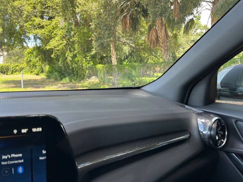 Used 2025 Chevrolet Equinox LT FWD image 30