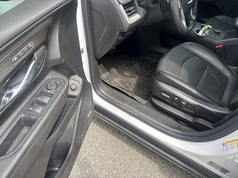 Used 2022 GMC Terrain SLT w/ Infotainment Package II AWD/4WD image 20