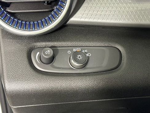 Used 2024 Chevrolet Trax LT w/ Driver Confidence Package image 19