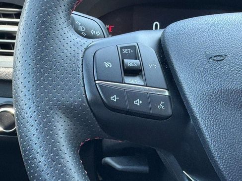 Used 2025 Ford Escape ST-Line AWD/4WD image 16