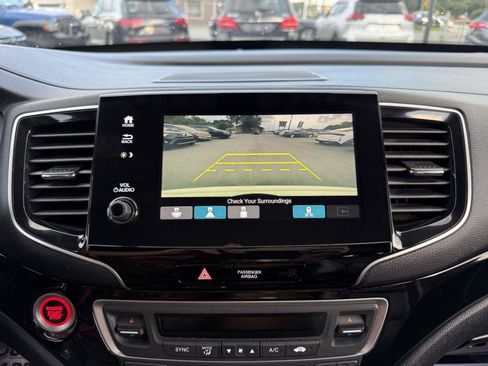 Used 2019 Honda Pilot Touring image 18