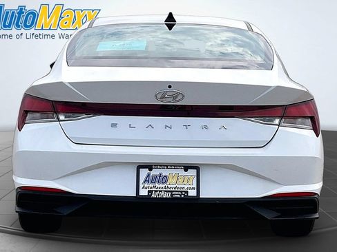 Used 2023 Hyundai Elantra SEL w/ Convenience Package FWD image 7