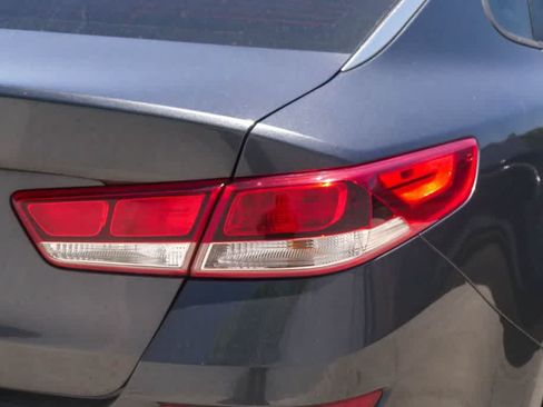 Used 2020 Kia Optima LX FWD image 9