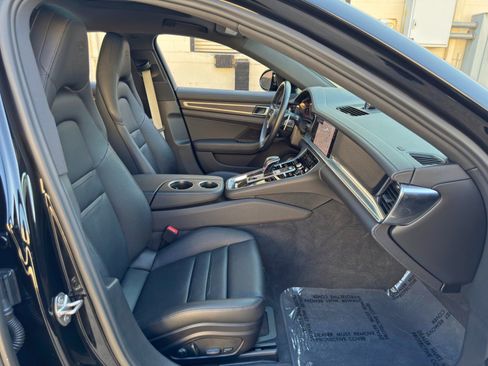 Used 2022 Porsche Panamera 4S w/ Premium Package AWD/4WD image 16