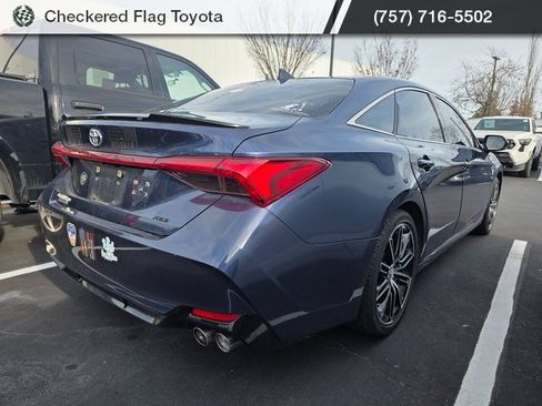 Used 2019 Toyota Avalon XSE image 6