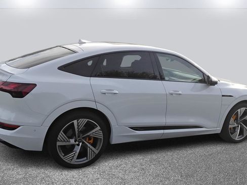 Used 2023 Audi e-tron Prestige w/ Prestige Package image 4
