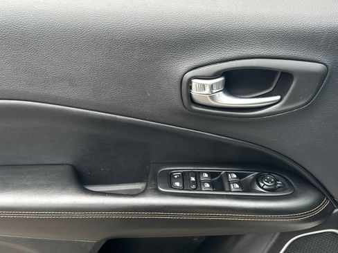 Used 2017 Jeep Compass Limited AWD/4WD image 11