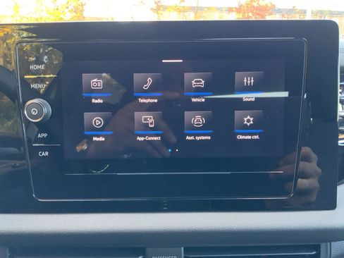 Used 2025 Volkswagen Jetta Sport image 19