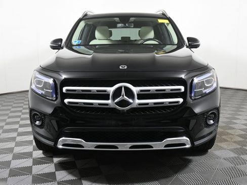 Certified 2023 Mercedes-Benz GLB 250 4MATIC image 9