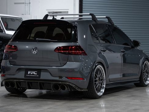 Used 2019 Volkswagen Golf R 4-Door image 13