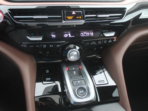 Used 2024 Acura MDX FWD w/ Technology Package image 12