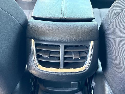 Used 2025 Chevrolet Malibu LT FWD image 24