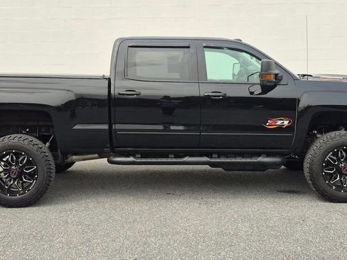 Used 2017 Chevrolet Silverado 2500 LTZ w/ Duramax Plus Package AWD/4WD image 28