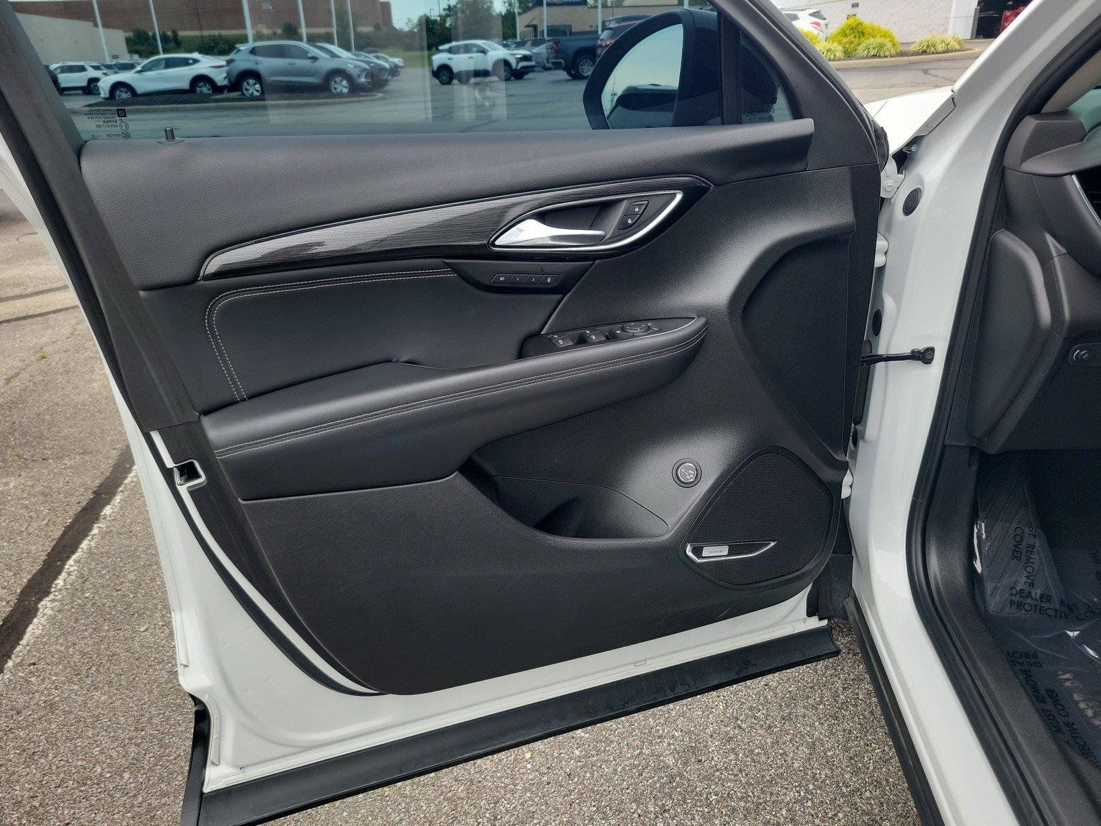 Used 2022 Buick Envision Essence w/ Technology Package I FWD image 19
