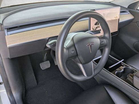 Used 2020 Tesla Model Y Long Range AWD/4WD image 10