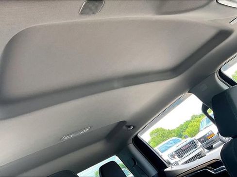 Used 2024 Chevrolet Silverado 1500 LT AWD/4WD image 28