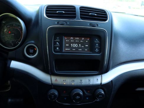 Used 2018 Dodge Journey SE w/ Popular Equipment Group image 7