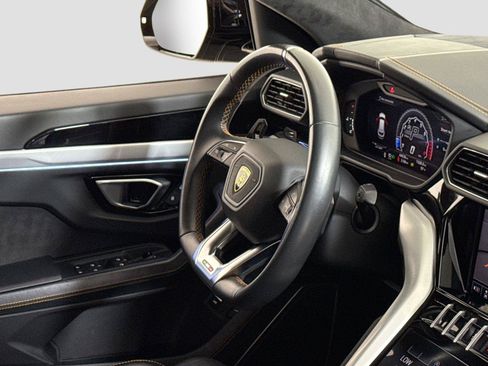 Used 2020 Lamborghini Urus AWD/4WD image 35