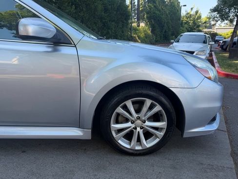 Used 2013 Subaru Legacy 2.5i Premium AWD/4WD image 3