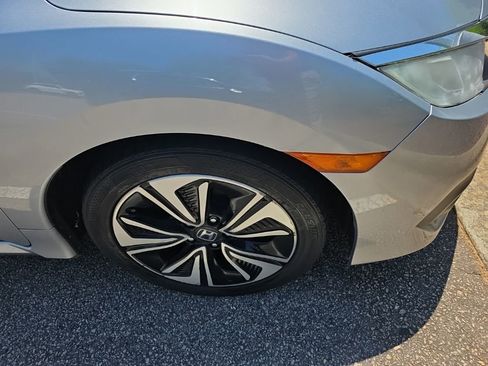 Used 2017 Honda Civic EX-T image 8