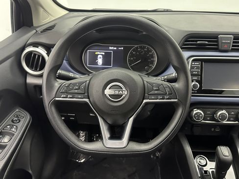 Used 2023 Nissan Versa SV image 21
