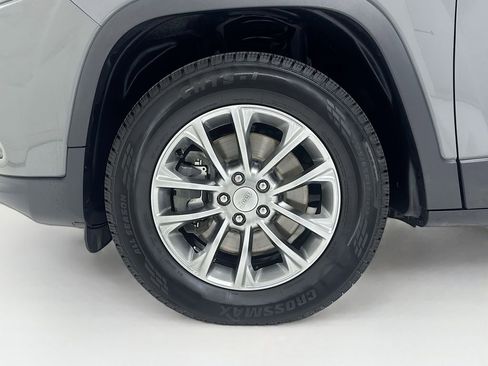 Used 2020 Jeep Cherokee Latitude Plus w/ Comfort/Convenience Group image 29