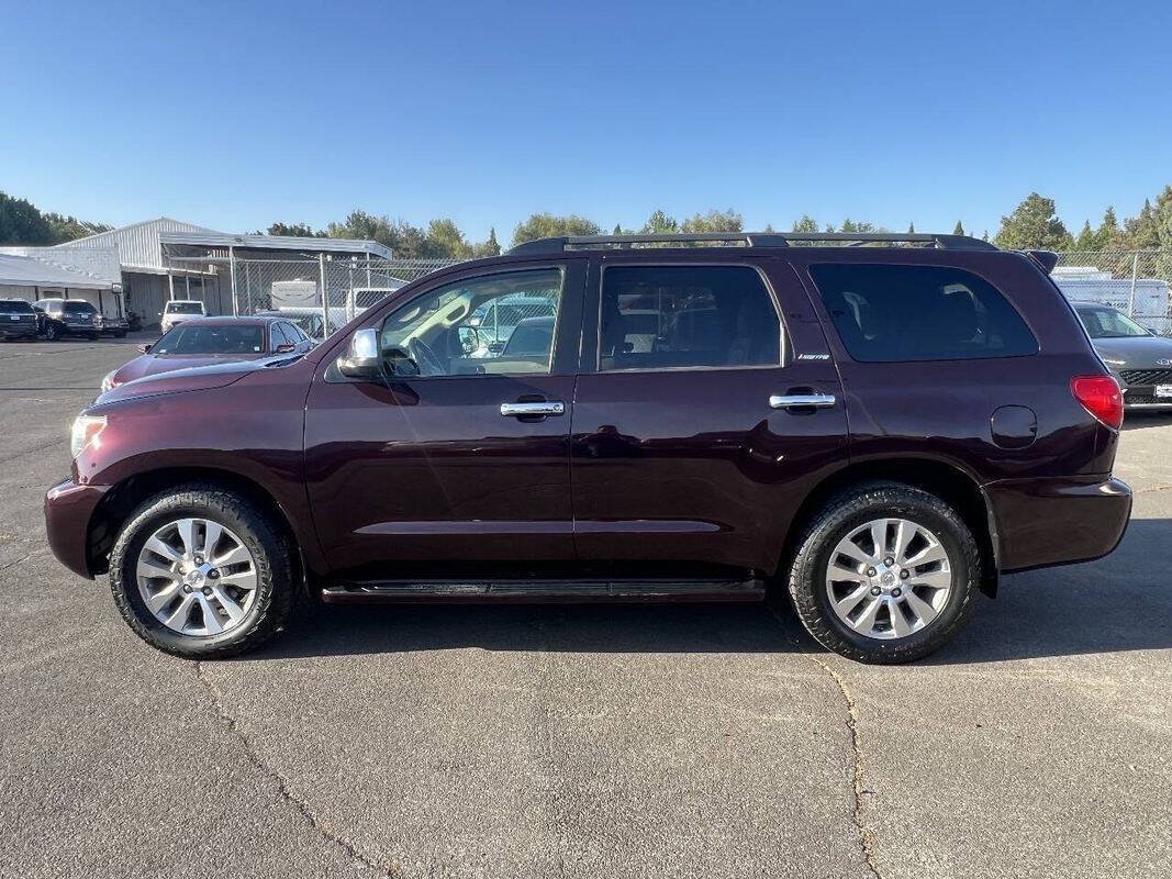 Used 2012 Toyota Sequoia Limited AWD/4WD image 2