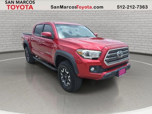 Used 2017 Toyota Tacoma TRD Off-Road AWD/4WD image 3