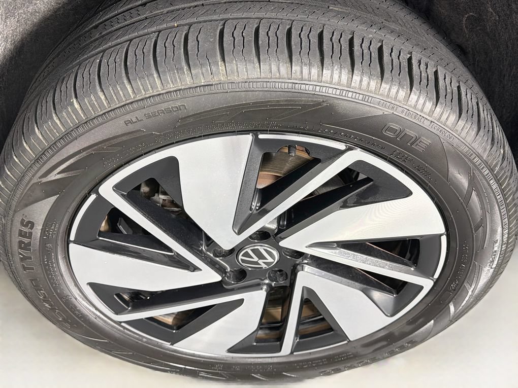 Used 2024 Volkswagen Atlas SEL AWD/4WD image 30
