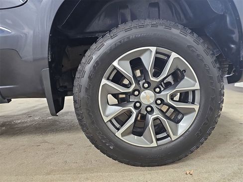 Used 2024 Chevrolet Silverado 1500 LT image 37