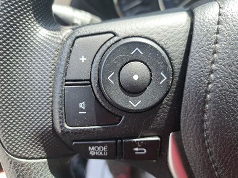 Used 2016 Toyota Corolla LE FWD image 17