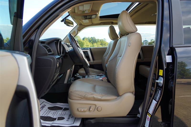 Used 2011 Toyota 4Runner Limited AWD/4WD image 40