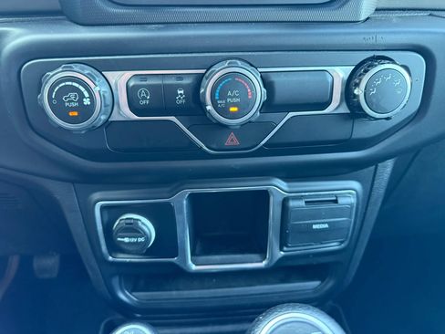 Used 2020 Jeep Wrangler Unlimited Sport AWD/4WD image 26
