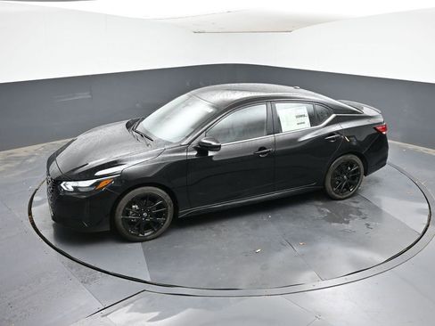 New 2025 Nissan Sentra SR w/ Midnight Edition image 23