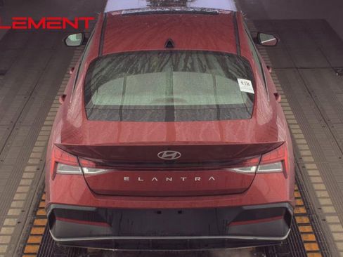 Used 2025 Hyundai Elantra SEL image 7